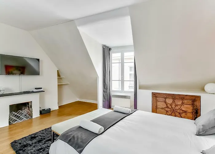 Nest In Saint-michel * 파리