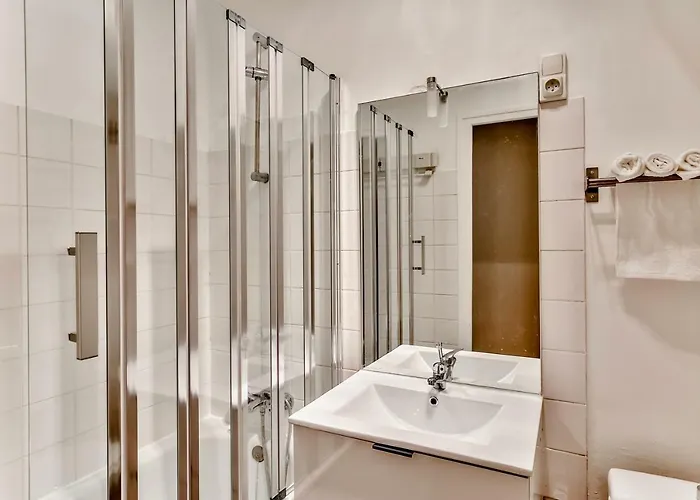 Nest In Saint-michel 아파트